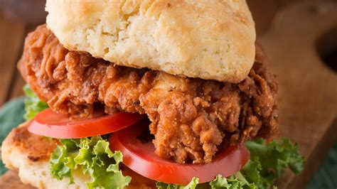 This Restaurant Serves The Best Chicken Sandwich In Texas | iHeart