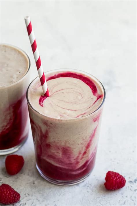 Peanut butter and jelly smoothie - Choosing Chia