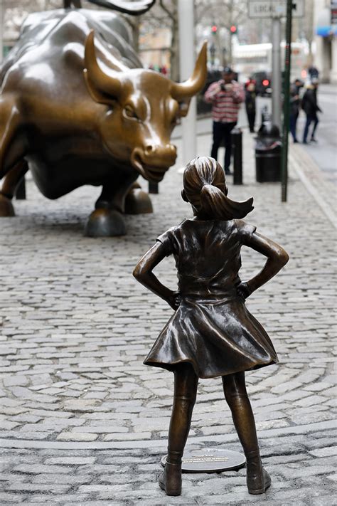 'Charging Bull' sculptor says 'Fearless Girl' installed without his permission | abc13.com