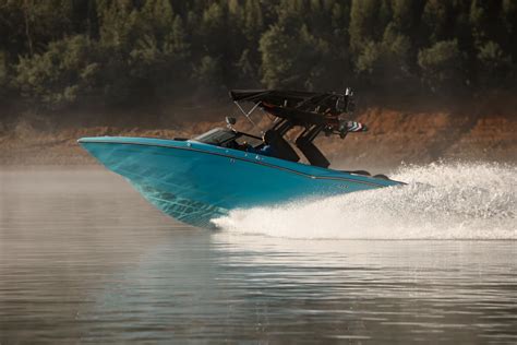 5 Best Jet Boats: Compare Models & Prices