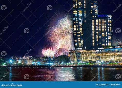 Sydney Harbour Bridge New Years Eve Fireworks 2023, Colourful NYE Fire Works NSW Australia Stock ...