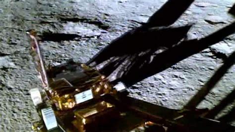 Pragyan rover starts its walk, leaving imprints of national emblem and ISRO logo on lunar ...