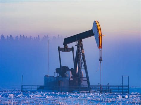 17,200+ Fossil Fuel Extraction Stock Photos, Pictures & Royalty-Free Images - iStock