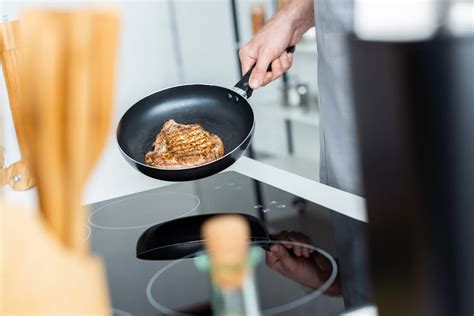 How to Cook a Steak in a Frying Pan Like a Pro - House Happy