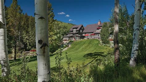 'Yellowstone' star Kevin Costner lists 160-acre, 3 home ranch in Aspen ...