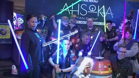 Star Wars Ahsoka: Fans gather in Times Square, NYC for advance screening of new series - ABC7 ...