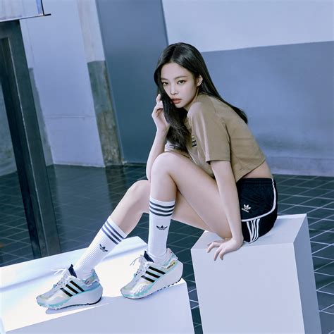 résidu Scénario Chasser blackpink photoshoot adidas Rationalisation ...