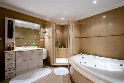 All About Modern Bathroom with Jacuzzi and Shower Designs