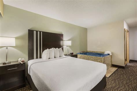 Romantic Hotels with Jacuzzi in Room in Indiana ️ 2024