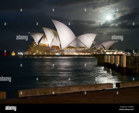 Sydney Opera house at night Stock Photo - Alamy