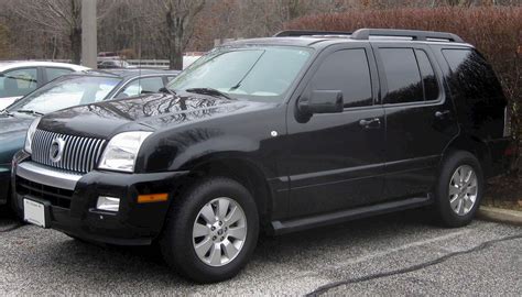 2005 Mercury Mountaineer Convenience - 4dr SUV 4.6L V8 auto