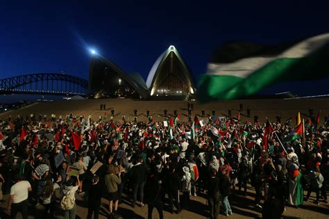 Sydney Opera House’s Israeli Flag Sparks Pro-Palestine Protests - Bloomberg