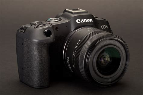 Canon EOS R8 review - GearOpen.com