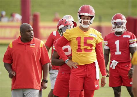 Kansas City Chiefs QB Patrick Mahomes downplays on-field argument with Eric Bieniemy