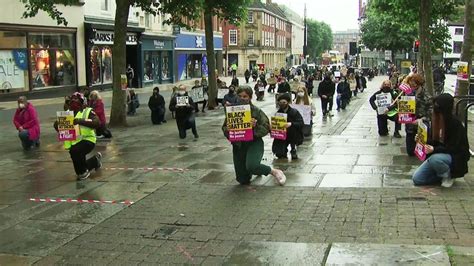 George Floyd: Hundreds of anti-racism protesters 'take the knee' in UK ...