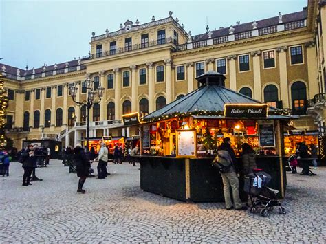 Ladee's Travels: Vienna, Austria - Christmas Market at Schönbrunn Palace (Part 1)