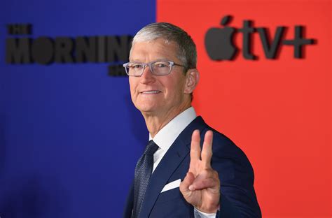 Apple’s Tim Cook Bags $280M Bonus After Becoming a Billionaire CEO | Observer