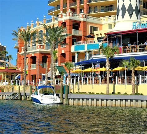 Emerald Grande Destin at HarborWalk Village | Ultimate Destin Vacations