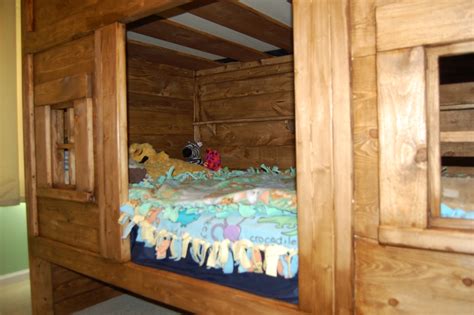 Rustic Cabin Bunk Bed | Ana White