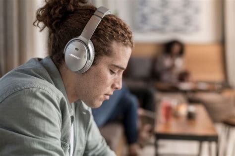 4 Best Over-Ear Noise Cancelling Headphones Under $200 in 2024: What to ...