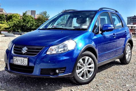 SUZUKI SX4 - Review and photos