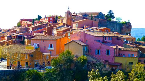 Roussillon the ochre jewel of the Luberon - Shutters & Sunflowers