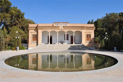 File:Zoroastrian Fire Temple in Yazd.JPG - Wikimedia Commons