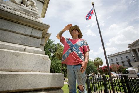 S.C. Gov. signs bill removing Confederate flag from Capitol - UPI.com