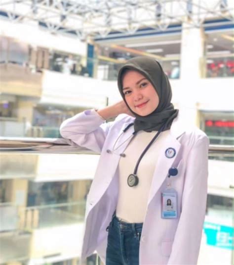 Potret Cantik Karina Dinda Lestari, Sosok Dokter Sekaligus Istri Polisi ...