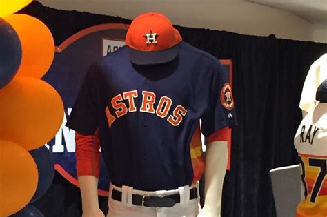 Astros introduce new alternate rainbow uniform