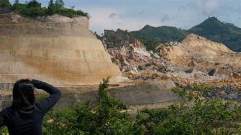 Philippine Residents Forcibly Evacuated as Landslide Risk Increases | The Weather Channel