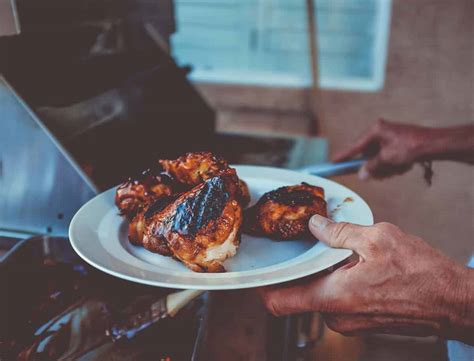 How Long Does it Take to Smoke a Chicken | 6 Easy Steps & Recipe