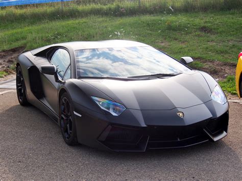 File:Black Lamborghini Aventador, pic1.JPG - Wikimedia Commons