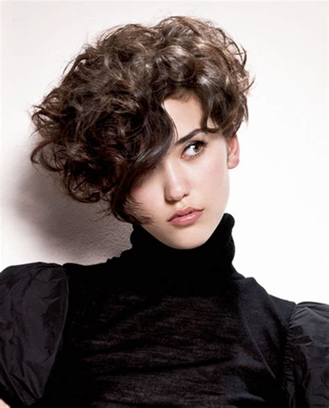 Short Haircuts For Spanish Curly Hair - Wavy Haircut