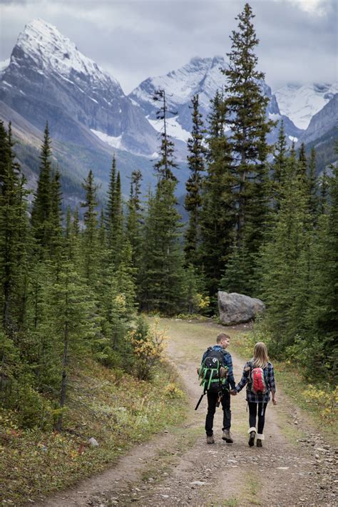 Kananaskis Hiking Adventure Engagement Session - Kananaskis Engagement ...