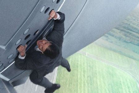 15 crazy stunts Tom Cruise actually performed in movies - syracuse.com