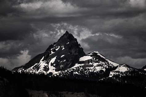 4K Dark Mountain Wallpapers - Top Free 4K Dark Mountain Backgrounds - WallpaperAccess