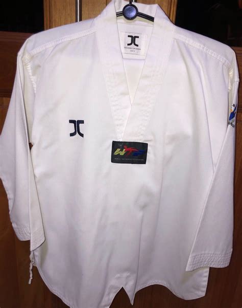 Taekwondo Gi Uniform, Sports Equipment, Sports & Games, Skates ...