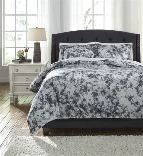 Darra Gray Queen Duvet Cover Set from Ashley | Coleman Furniture