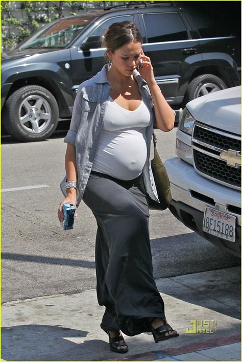 Pregnant Jessica Alba (817×1222) Pregnant Jessica Alba, Actress Jessica ...