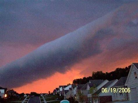 13 Ominous Photos and Videos of Roll Clouds | Roll cloud, Clouds, Weather cloud