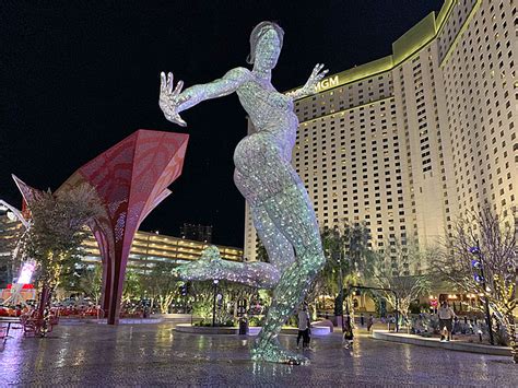 The Park Las Vegas - An Oasis Off the Strip | The TV Traveler