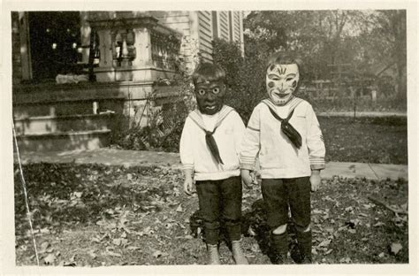 Vintage Halloween Photos Creepy Enough For David Lynch : The Picture ...