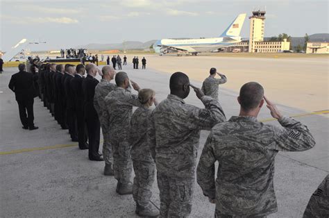 President makes stop at Ramstein Air Base > U.S. Air Force > Article ...