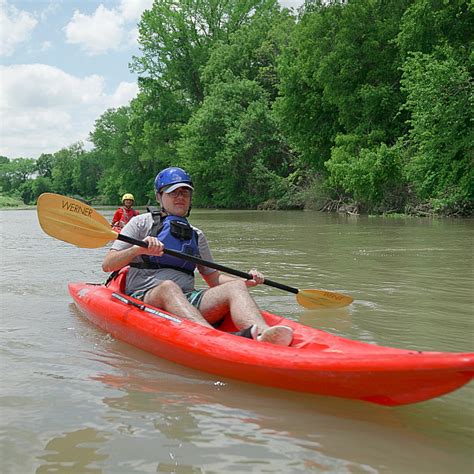 Video: Kayaking with the Outdoor Adventure Program • Southwestern ...