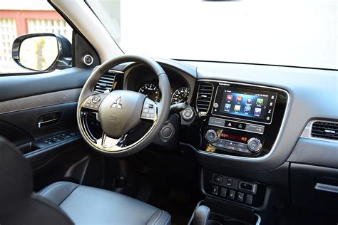 2019 Outlander - Interior B-Roll - Mitsubishi Motors Canadian Newsroom