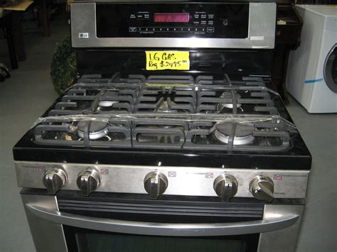 New Gas Stove Scratch and Dent | Auction April 28th 11am at … | Flickr