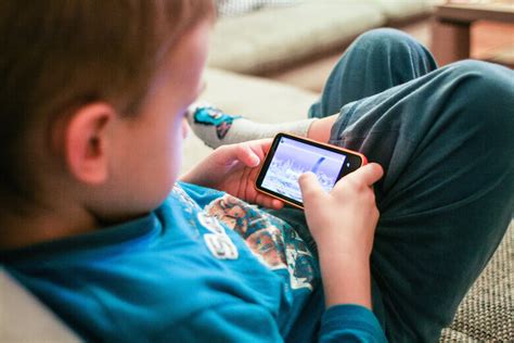 Should young children be using electronics and media? | Chid care blog