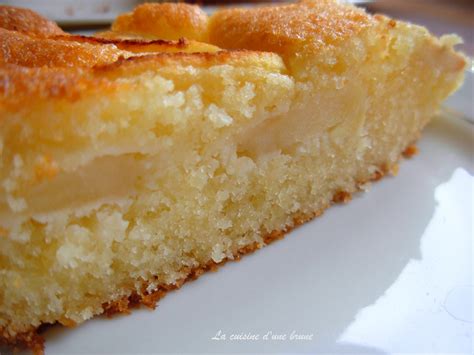 Gâteau aux pommes et au yaourt : Recette de Gâteau aux pommes et au yaourt - Marmiton