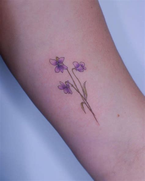 Violet flower, simple is pretty. Did you guess it